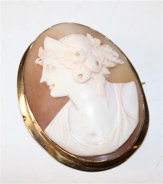 Gold mounted cameo